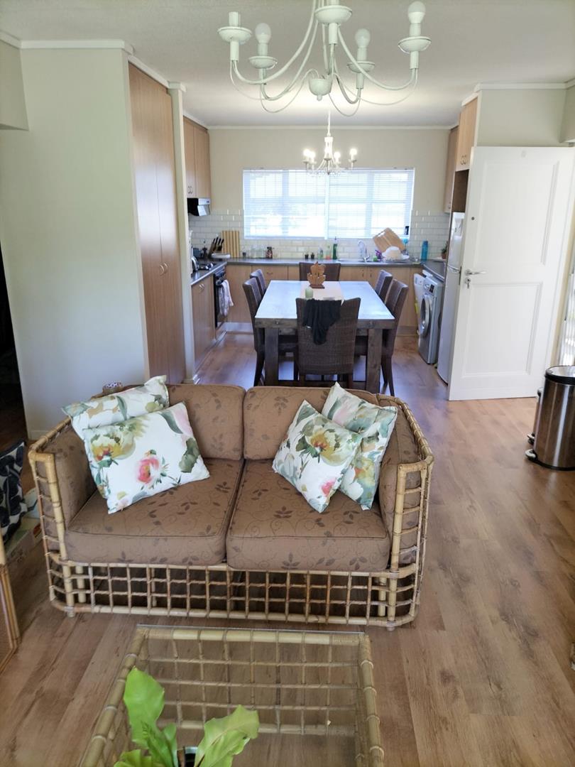 3 Bedroom Property for Sale in Onder Papegaaiberg Western Cape